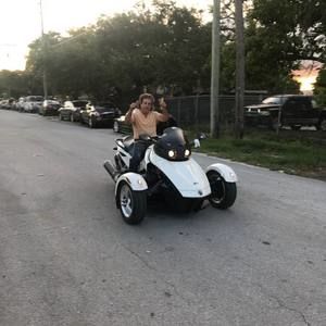 Meet your Posher, Marcos